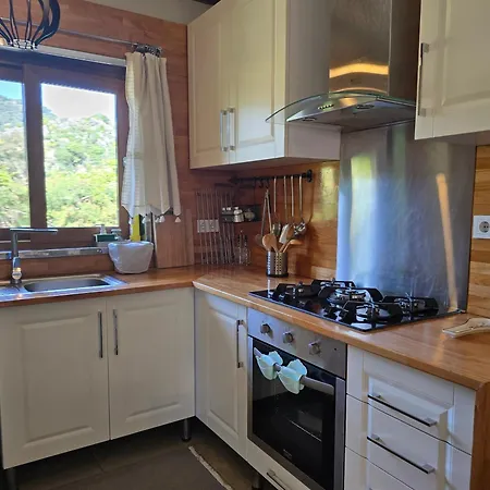 Villa Stonehouse-1 *