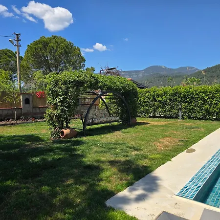 Stonehouse-1 Villa