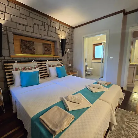 Villa Stonehouse-1 *