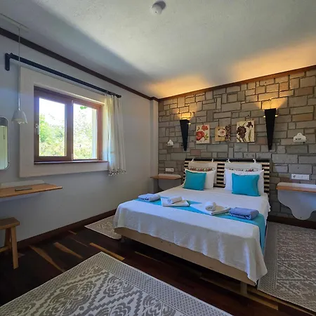 Stonehouse-1