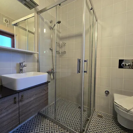 Villa Stonehouse-1
