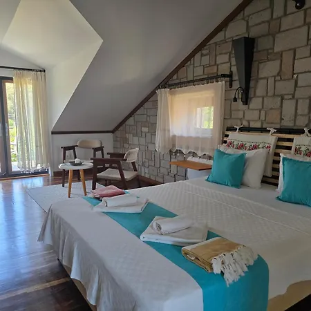 Villa Stonehouse-1 *
